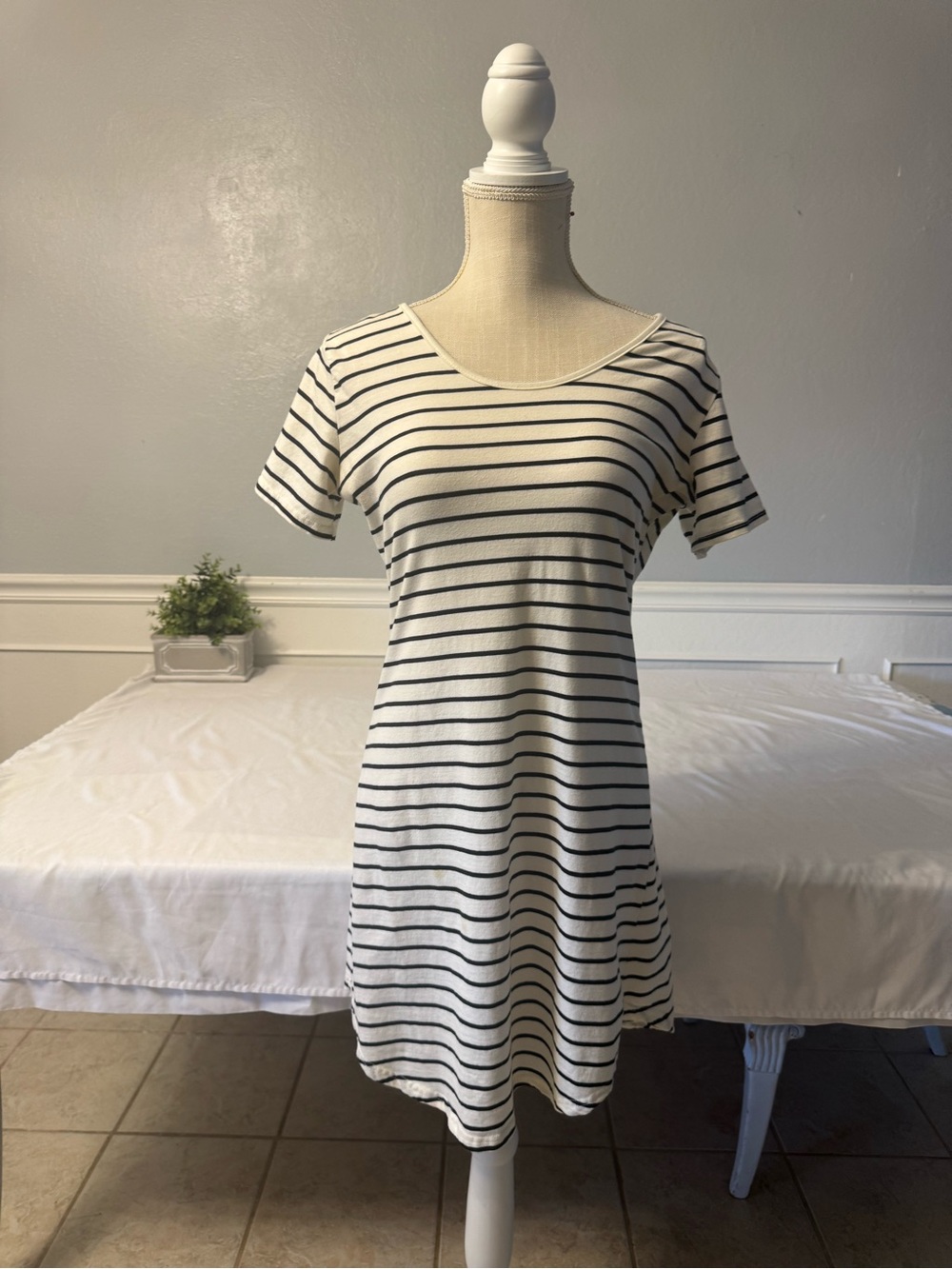 Choies Black and White Striped Short Sleeve Scoop Neck Dress